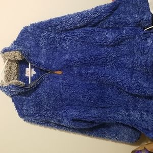 Super fuzzy, cozy, warm blue pullover top. Size small. GUC